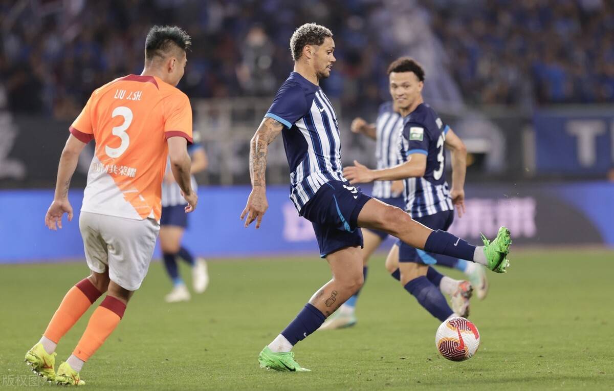 移动端游戏-欧预赛决赛战术变化，教练临场指挥经验丰富的简单介绍