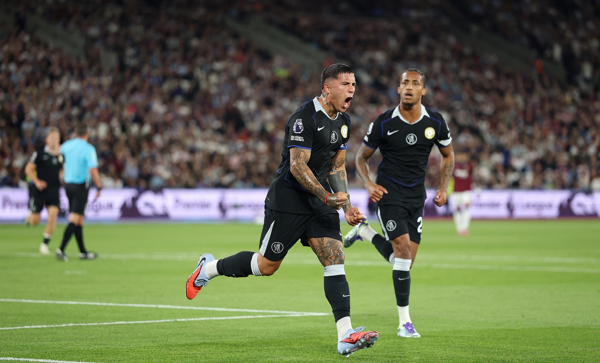 包含西汉姆球员技高一筹，拯救球队喜堂取胜的词条